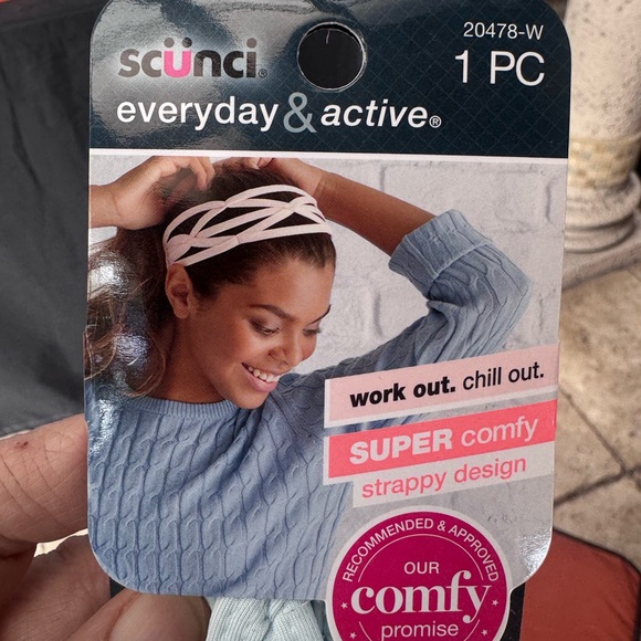 scunci Accessories - Scunci Very Light Green Elegant & Breathable Strappy Headband